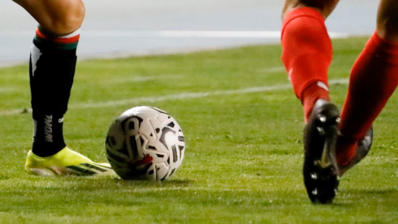 Equipo del fútbol chileno aparta a jugador tras denuncia por violencia de género