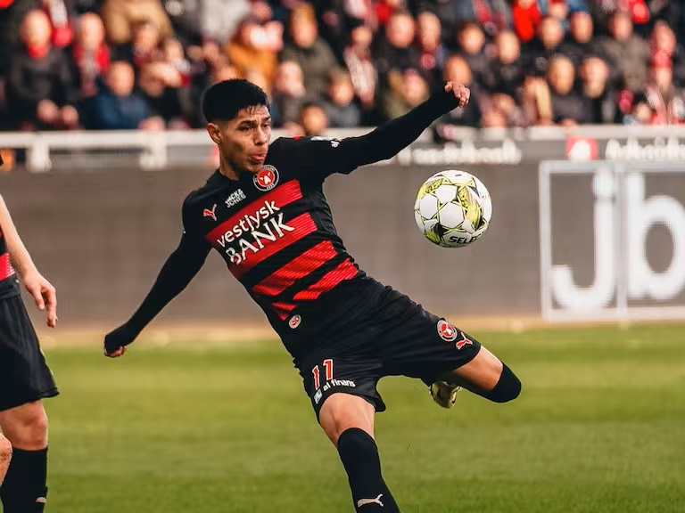 Darío Osorio sigue brillando en Europa con un nuevo golazo en Midtjylland