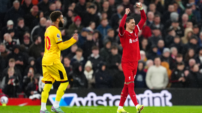 Liverpool continúa como líder de la Premier tras vencer a Sheffield de Ben Brereton
