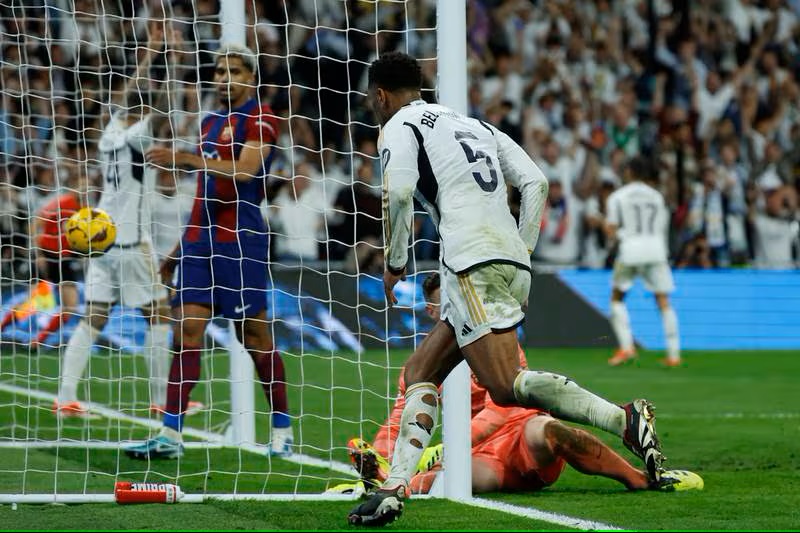 (Goles) Real Madrid venció a Barcelona en la agonía y terminó una semana soñada