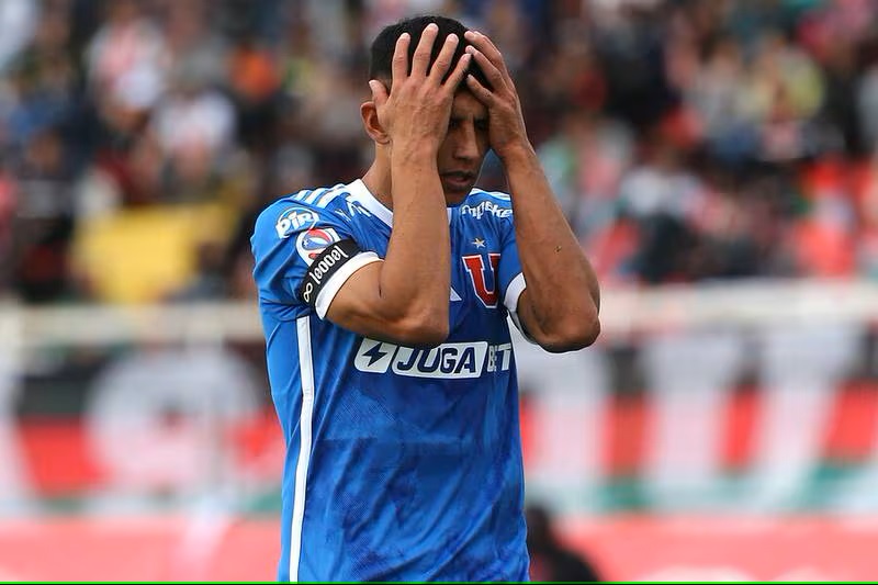Los 2 titulares que le dieron un dolor de cabeza a Gustavo Álvarez en la ‘U’
