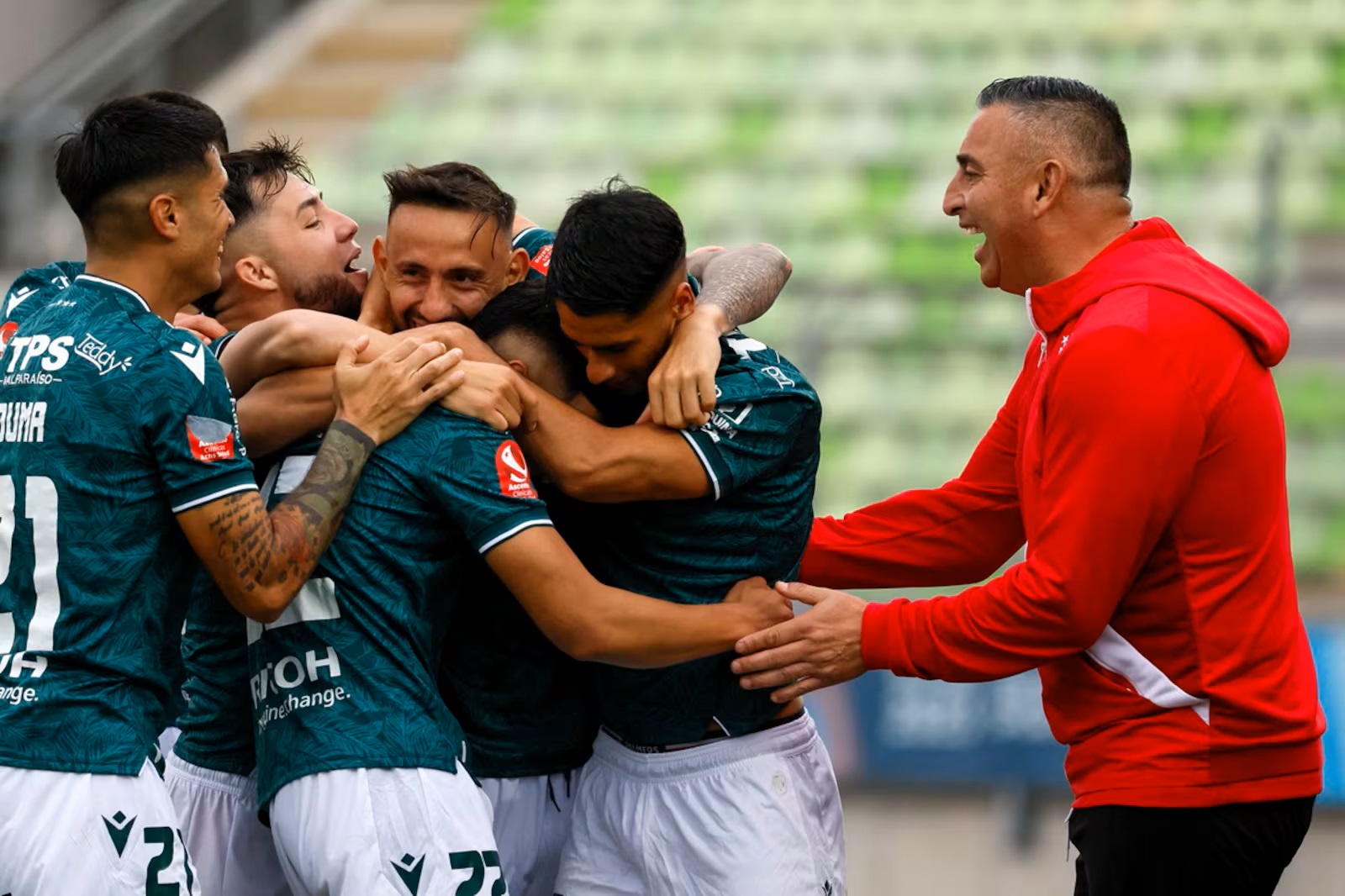 santiago wanderers golea a san luis