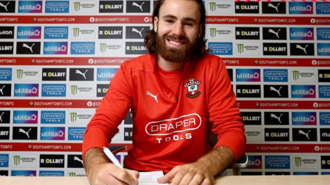 Ben Brereton regresó a la Premier League y fue presentado por su nuevo club