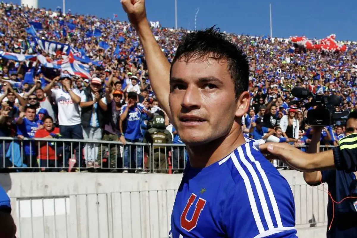 ¡Todo listo! Charles Aránguiz será refuerzo de la ‘U’ este semestre
