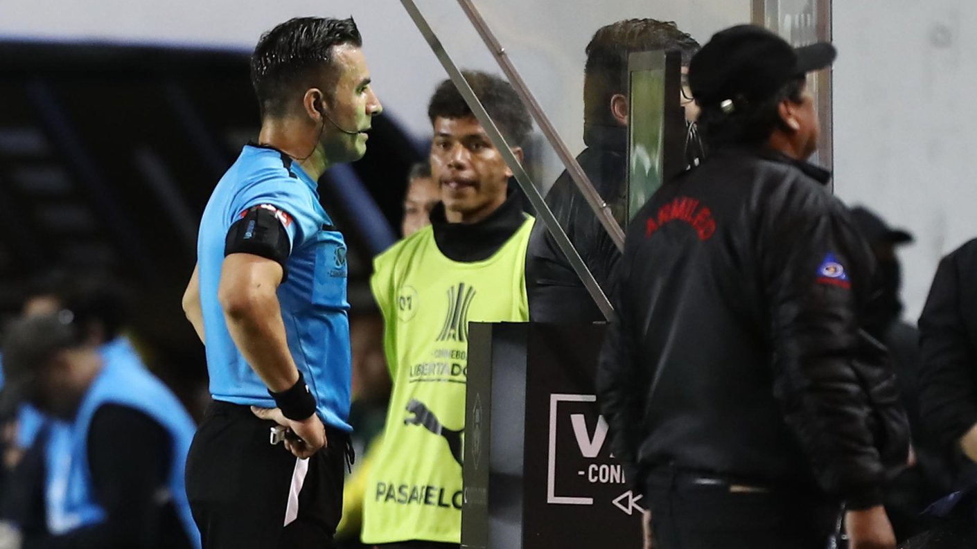 «Todo está arreglado»: Entrenador de Primera División lanza grave acusación