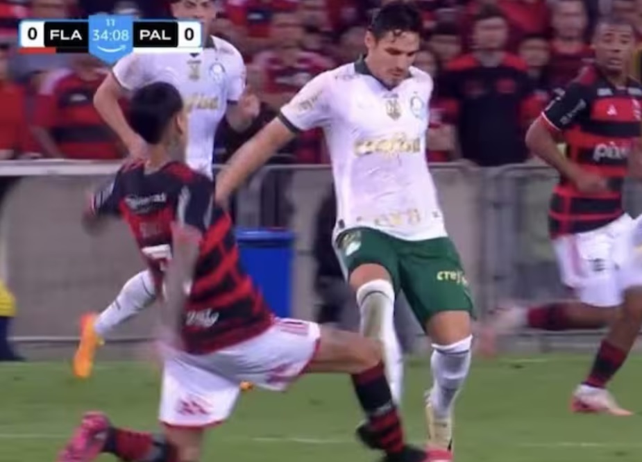 Video: Erick Pulgar muestra cómo le quedó el tobillo tras recibir brutal planchazo de jugador del Palmeiras