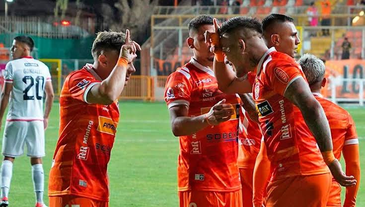 (Goles) Cobreloa goleó a Copiapó en un «clásico de necesitados»