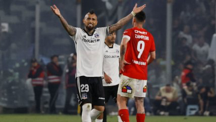 Colo Colo vence a la U. Católica y sigue de cerca a Universidad de Chile