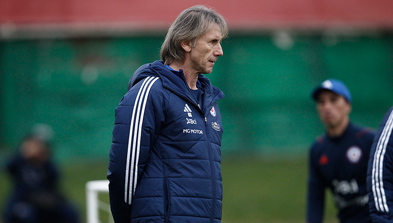 Ricardo Gareca regresa al país aceptando las críticas por su larga ausencia en La Selección