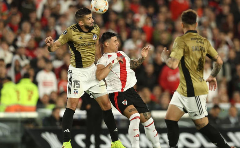 Colo Colo vuelve a ser castigado por Conmebol tras duelo ante River Plate en Copa Libertadores