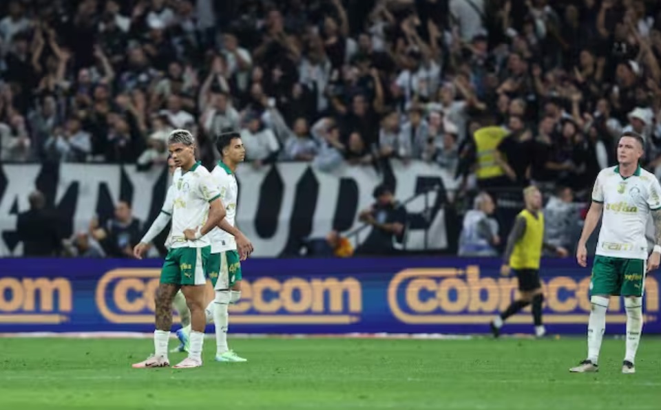 Lanzaron una cabeza de cerdo en pleno partido: Hinchas del Corinthians arremetieron contra jugadores del Palmeiras