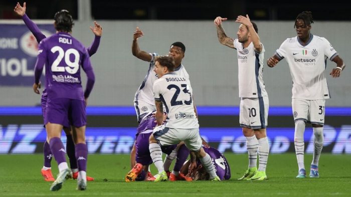 jugador fiorentina se desploma