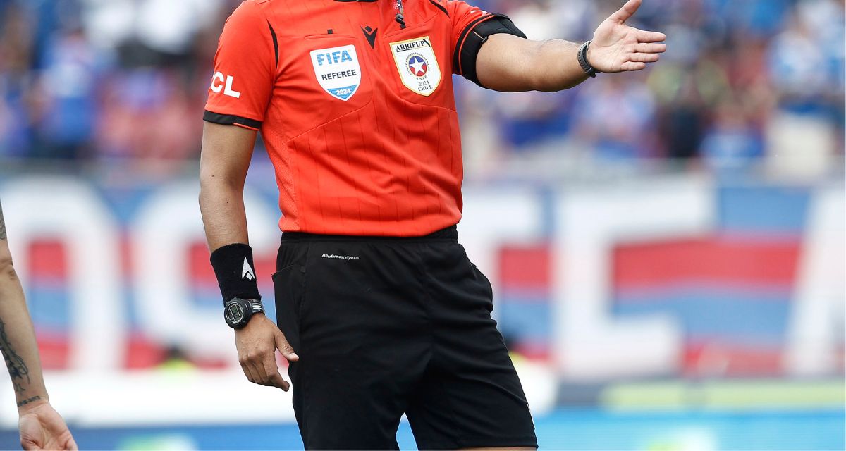 Una camiseta por árbitro: jueces del fútbol chileno protestan por incumplimientos en su indumentaria