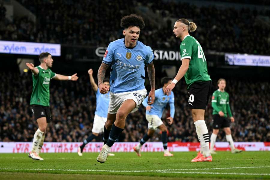 city vence al Plymouth