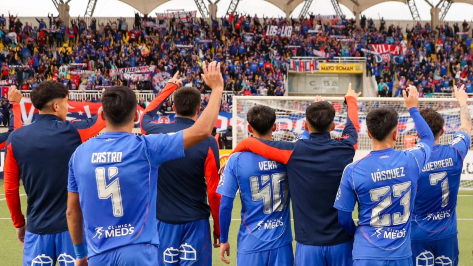 Bus de hinchas de Universidad de Chile fue retenido en Argentina por grave razón