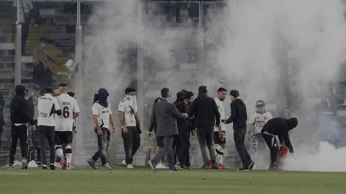 Trabaja en Colo Colo: polémica por contratación de ex barrista con condenas por homicidio frustrado y tráfico de drogas