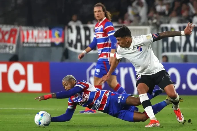 fortaleza vence a colocolo