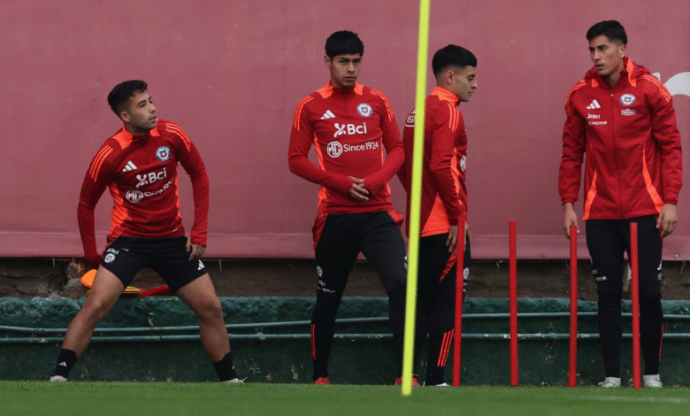 jgadores de la u en la roja