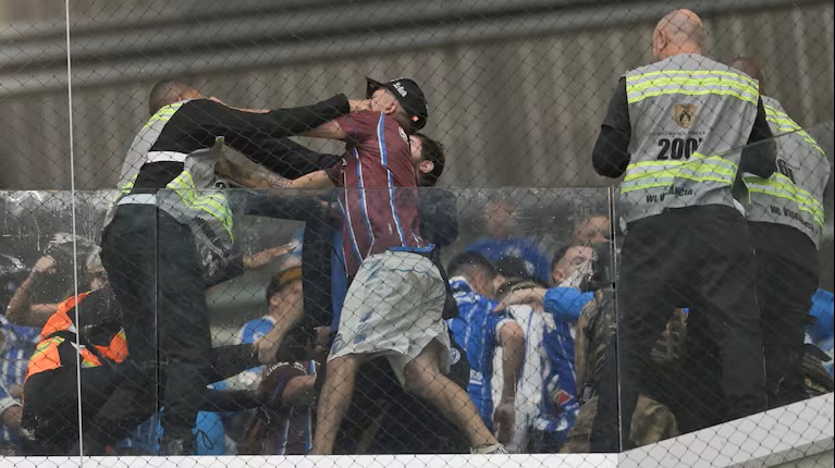 incidentes hinchas godoy cruz brasil