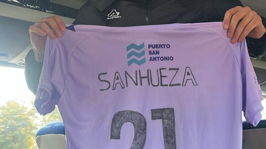 ¡Insólito! Futbolista chileno usa camiseta pintada con plumón y sorprende su reacción en redes sociales