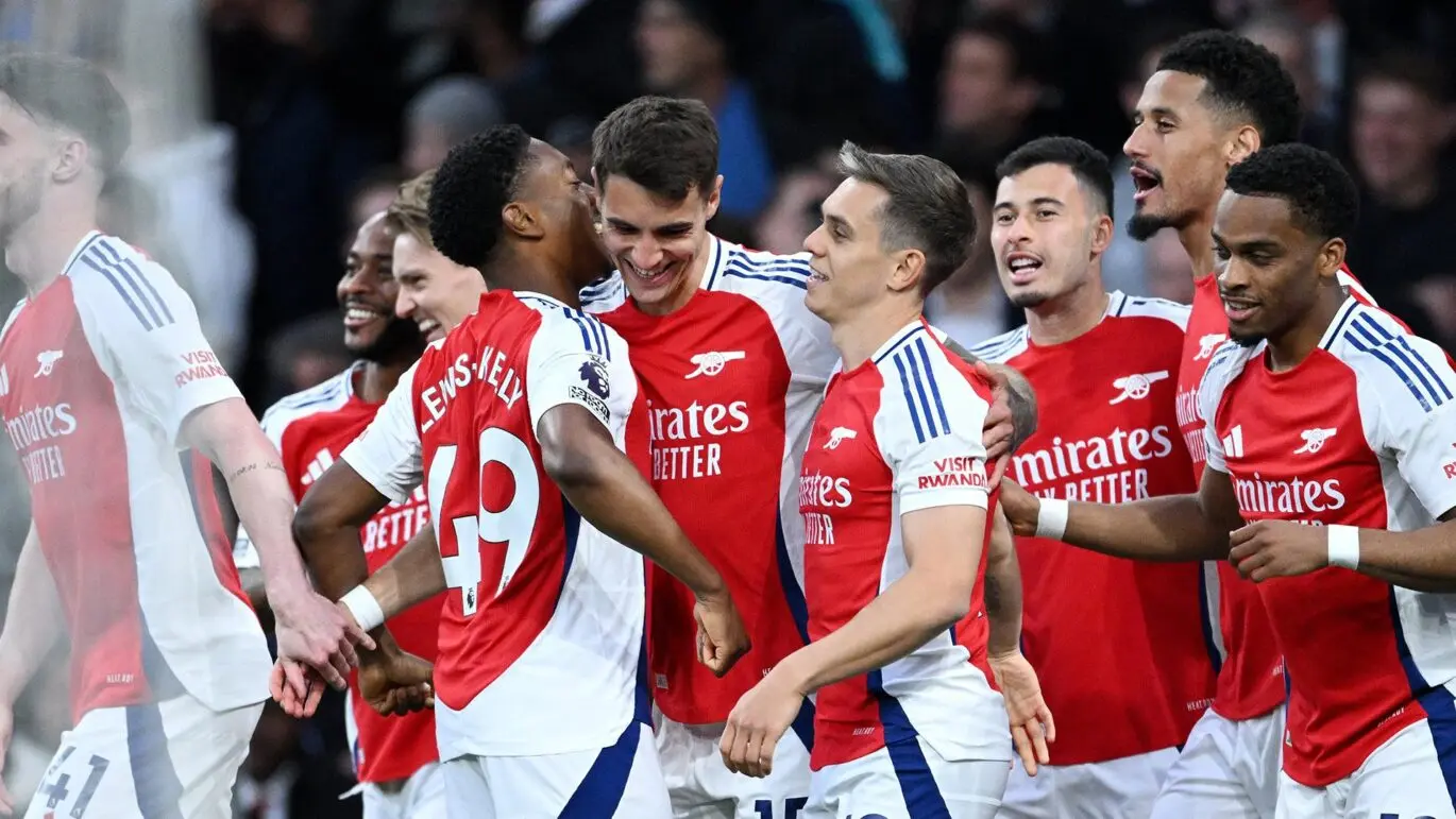 Impacto en el fútbol: fallece exjugador del Arsenal tras estar en coma
