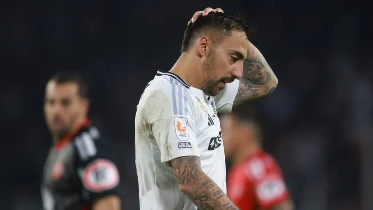 Preocupación en Colo Colo: las constantes lesiones que complican a Javier Correa