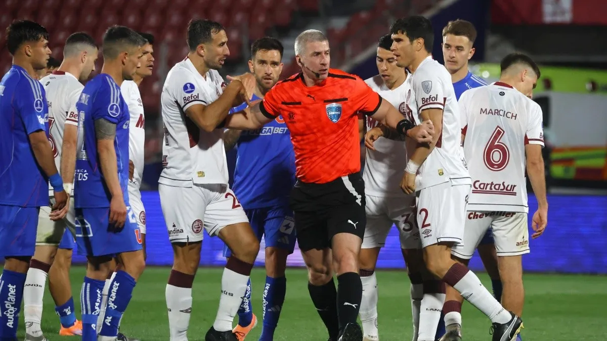 Lanús critica a Conmebol tras el duelo con la ‘U’ y genera polémica