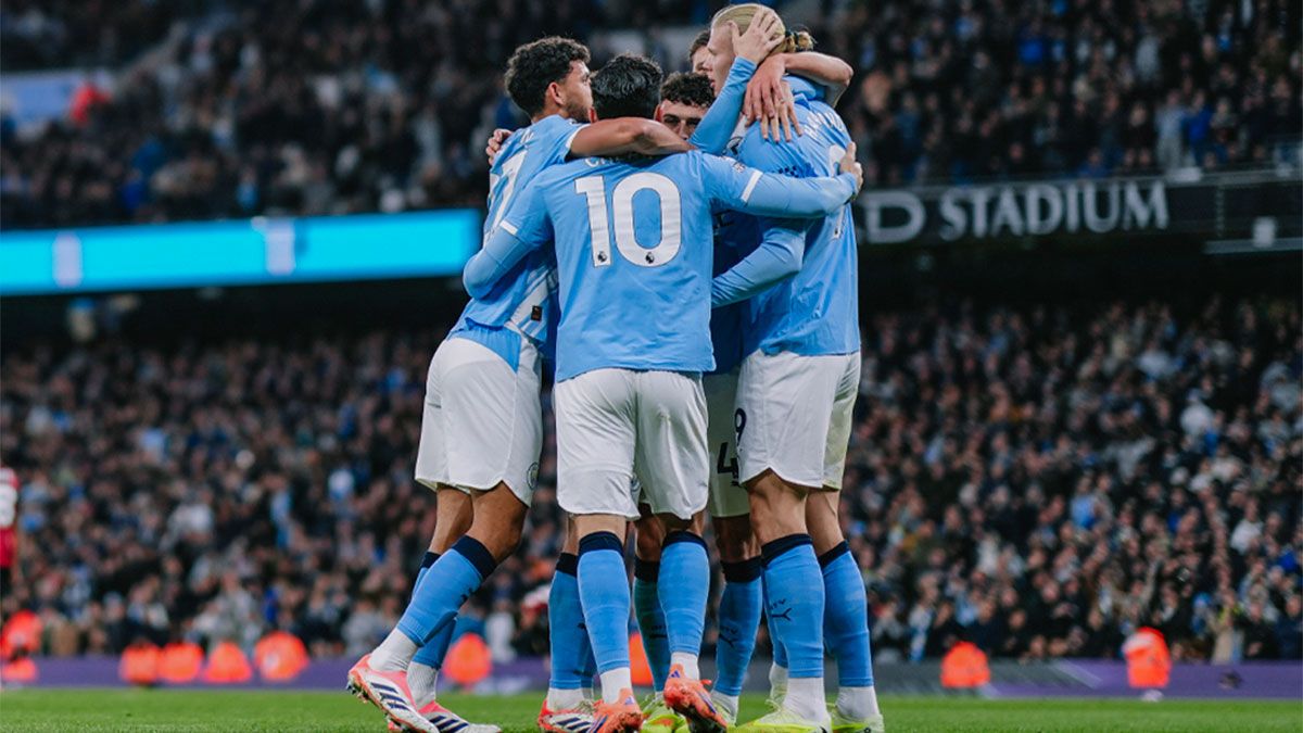 Manchester City golea al Borussia Dortmund y confirma su invicto en la Champions
