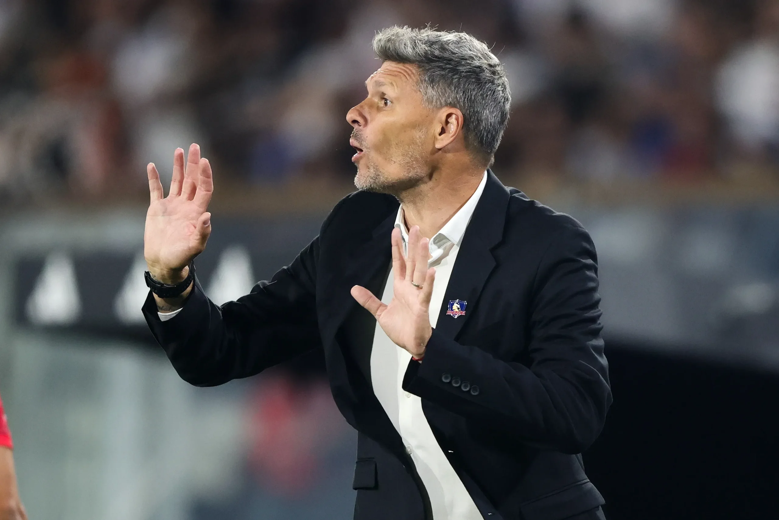 ¿Se va Fernando Ortiz de Colo Colo? Conoce la situación completa del entrenador
