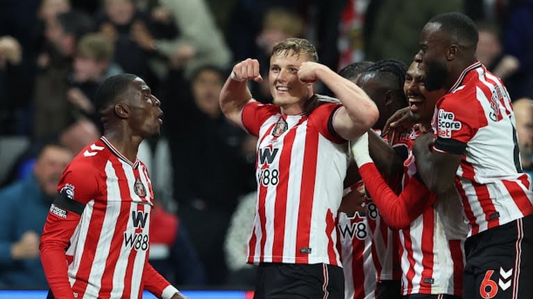 Arsenal y Sunderland empatan en un vibrante partido de la Premier League