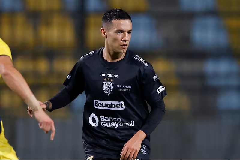 Es oficial: Colo Colo confirma el fichaje de Matías Fernández para el 2026