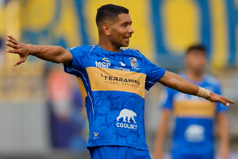 Cristian Palacios sorprende en el mercado: deja Everton y ficha por otro club chileno