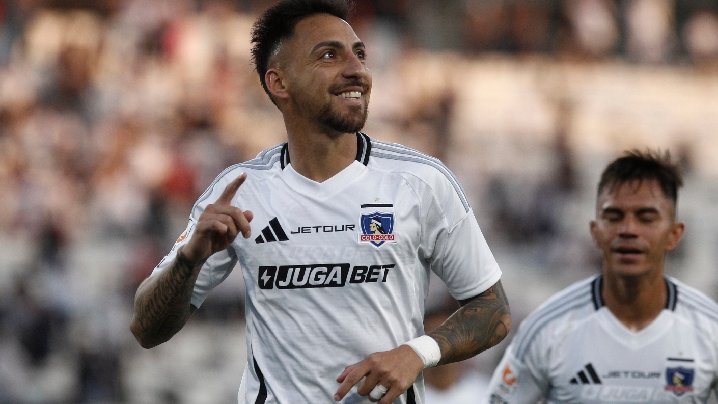 Javier Correa toma decisión clave sobre su futuro en Colo Colo en medio de rumores