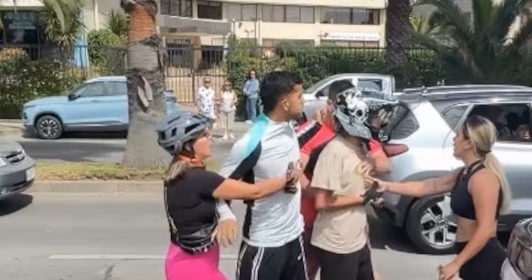 Video: Jugador de Universidad Católica protagoniza pelea en las calles de Viña del Mar