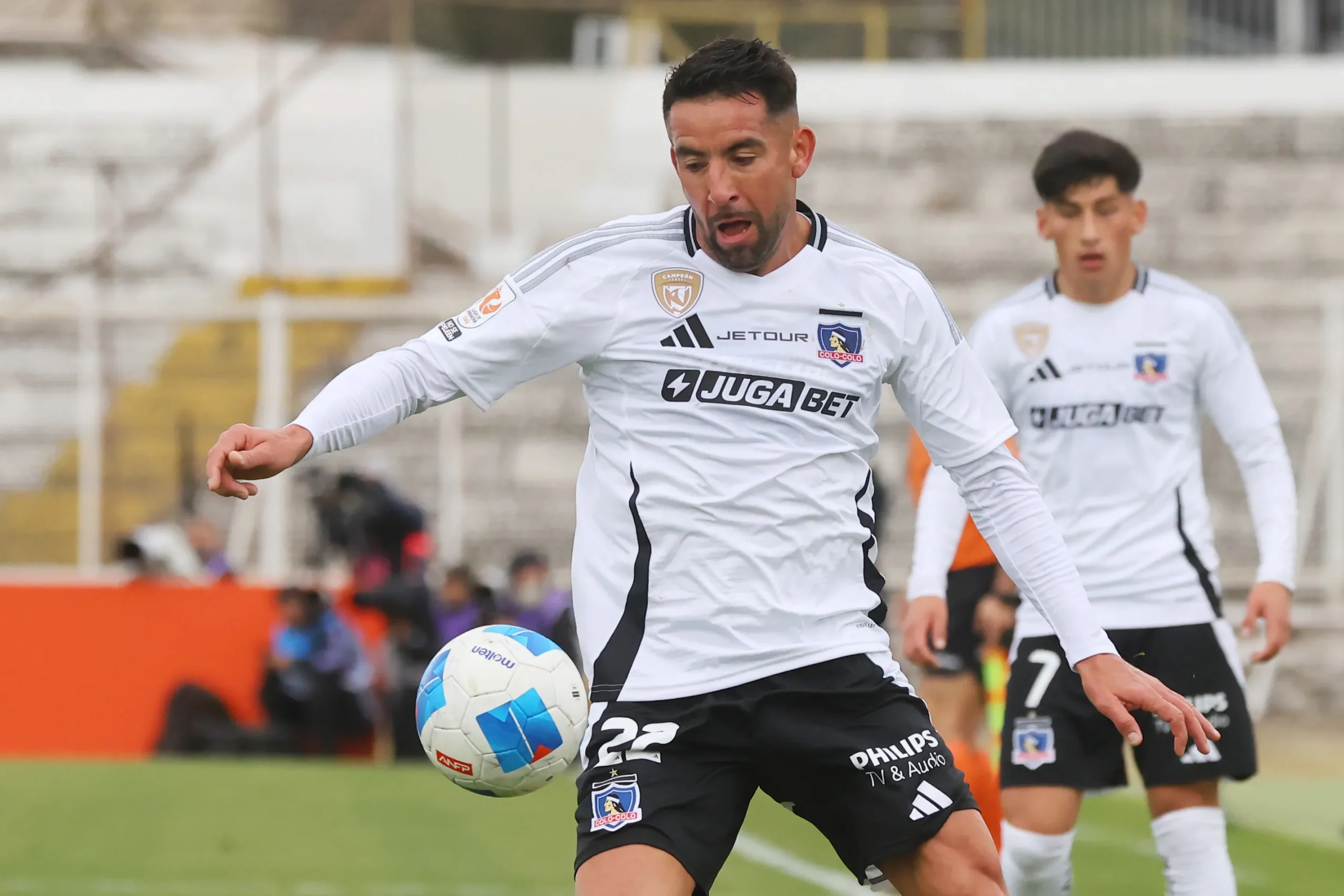 Sin club y contra el tiempo: la difícil situación de Mauricio Isla en el mercado de fichajes
