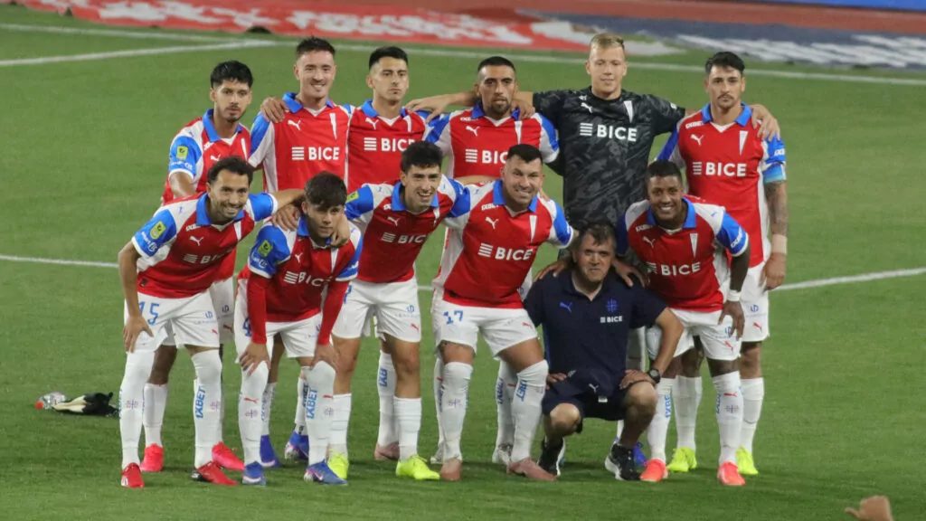 Alarma en Universidad Católica: importante jugador sufre grave lesión