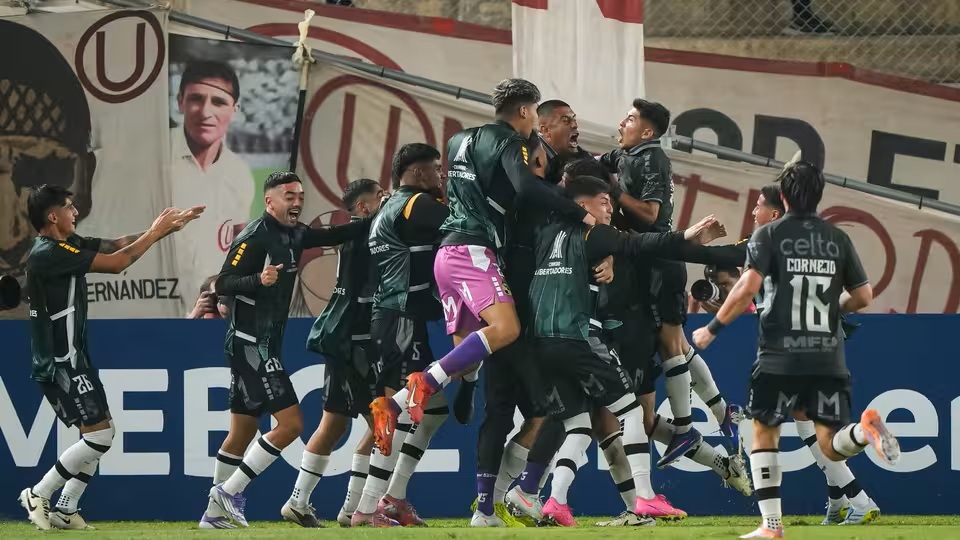 Coquimbo Unido vence a Universitario como visitante y se ilusiona en la Copa Libertadores