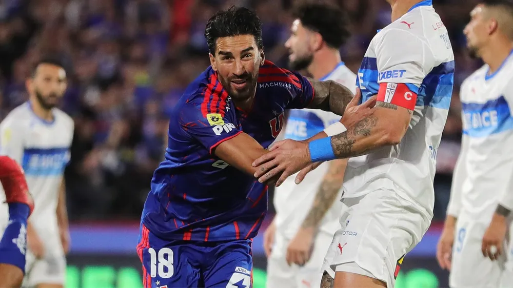 La burla de la U tras ganar a Universidad Católica en el Clásico Universitario: «Lucero rompió el hielo»