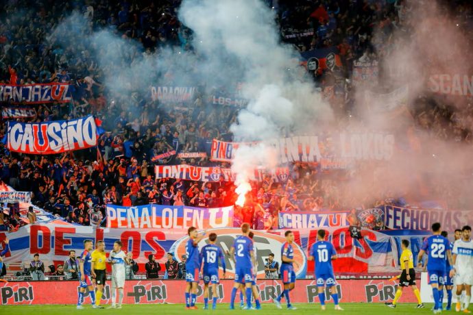 hinchas udechile