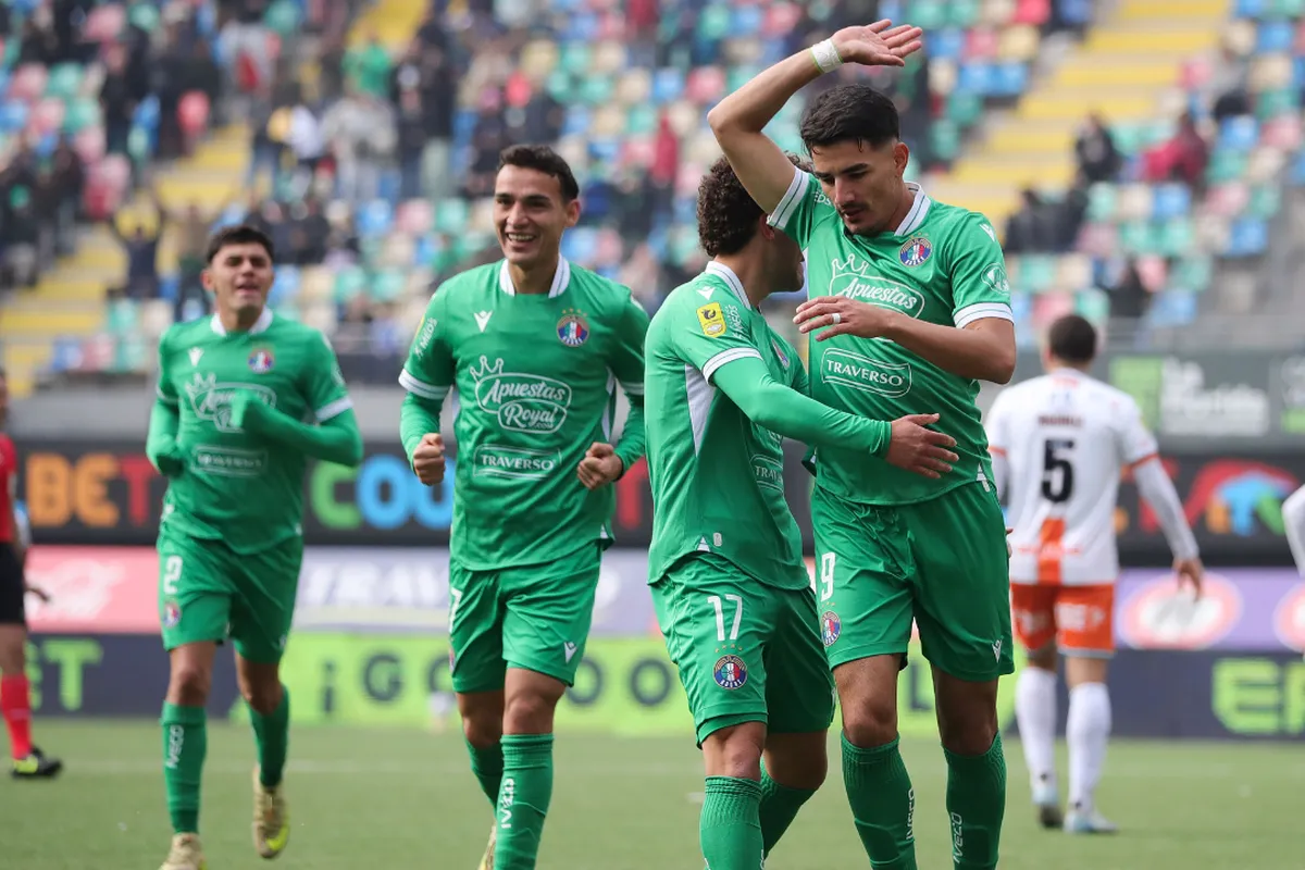 Audax Italiano se impone a Cobresal y se aleja del fondo de la tabla