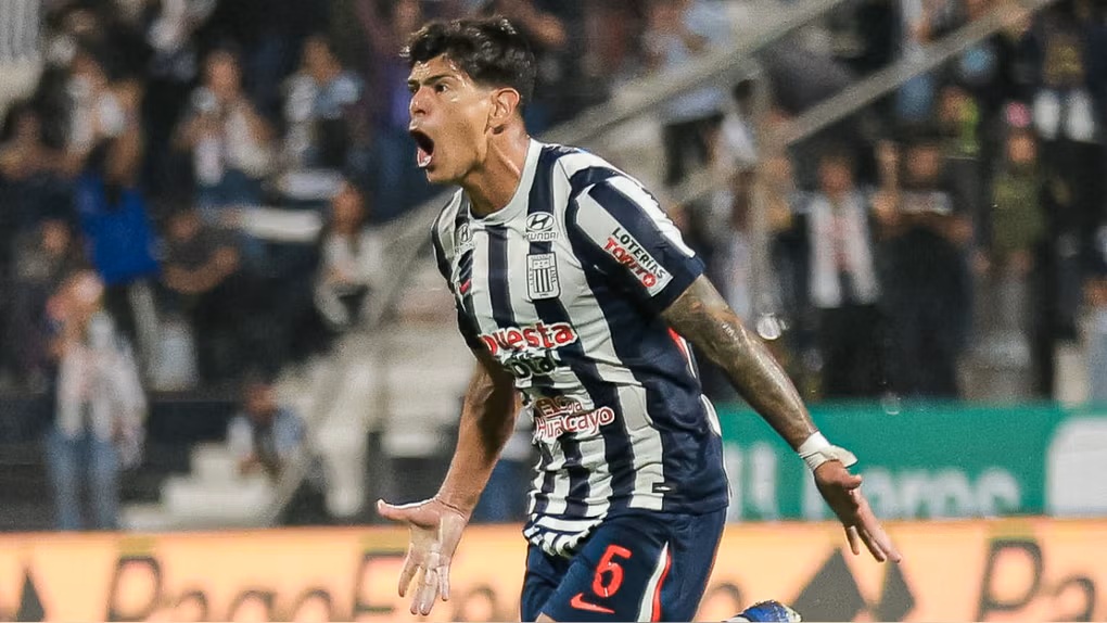 VIDEO: Esteban Pavez marca un golazo en duelo clave de Alianza Lima