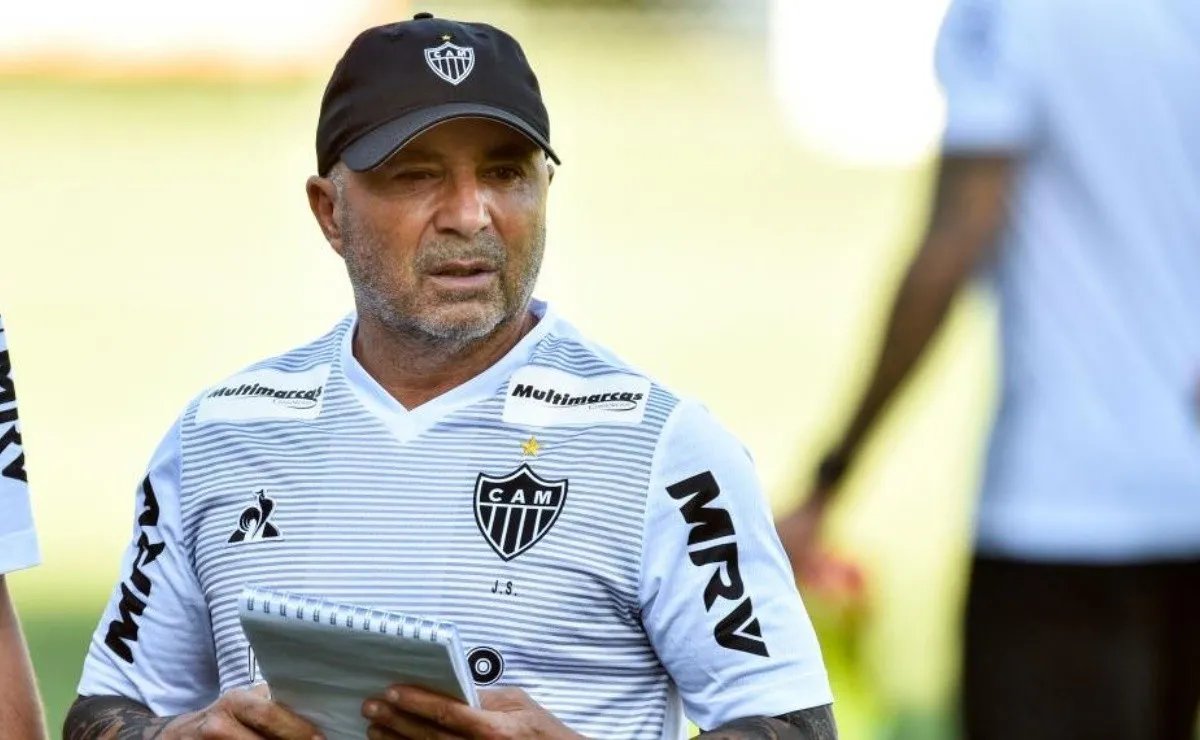 Escándalo en Brasil: Sampaoli exige millonaria compensación tras dejar el Atlético Mineiro