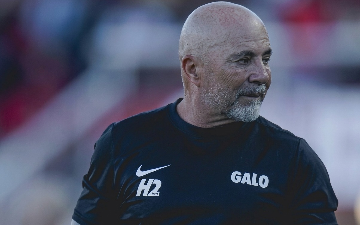 Jorge Sampaoli sorprende y asume nuevo nuevo equipo con tres chilenos en el plantel