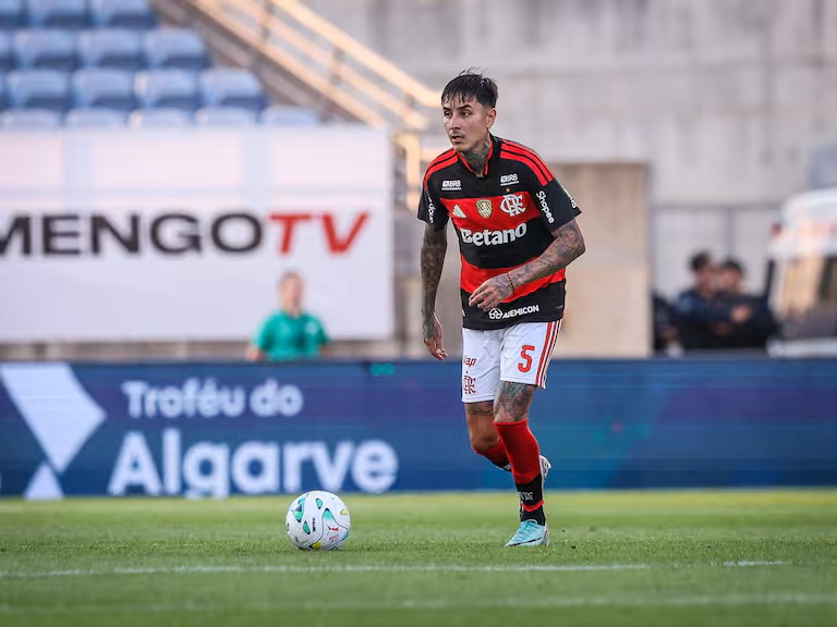¿Erick Pulgar deja Flamengo? Importante club de Europa va tras su fichaje