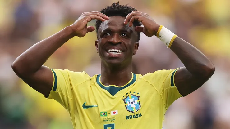 FOTOS | Vinicius Jr. sorprende con nuevo rostro tras someterse a retoque estético después del Mundial
