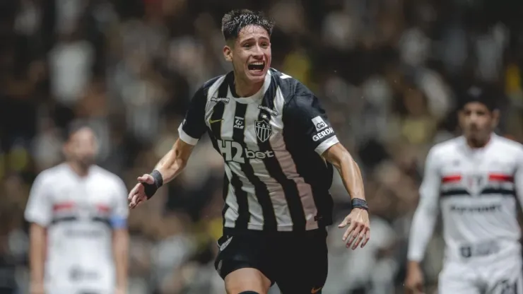 ¡Bombazo en Colo Colo! Atlético Mineiro confirma negociaciones por Iván Román y el fichaje toma fuerza