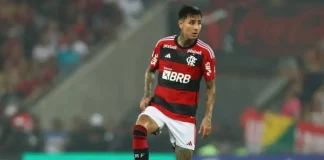 Erick Pulgar vuelve a estar en el centro de la polémica: «Debió ser expulsado»