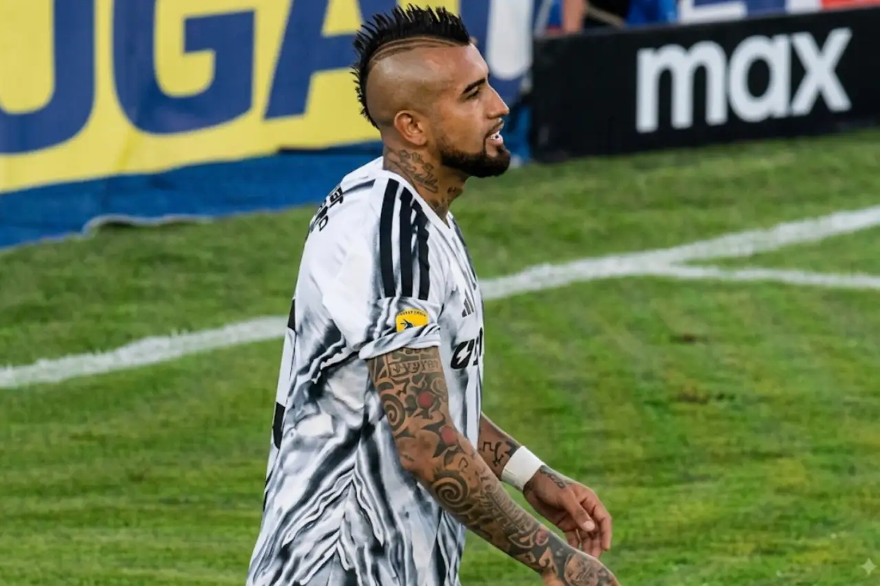 Arturo Vidal responde a las críticas tras fallar penal ante O’Higgins y se compara con Messi y Cristiano Ronaldo