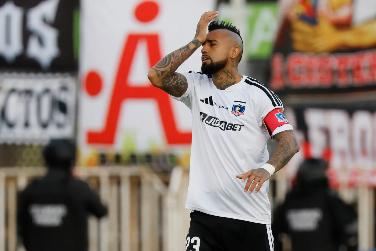 «Otra vez está cometiendo errores»: ex campeón de Colo Colo lanza dura crítica contra Arturo Vidal