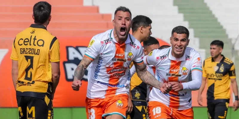 (Goles) Cobresal vence 3-2 a Coquimbo Unido y sale de la zona de descenso